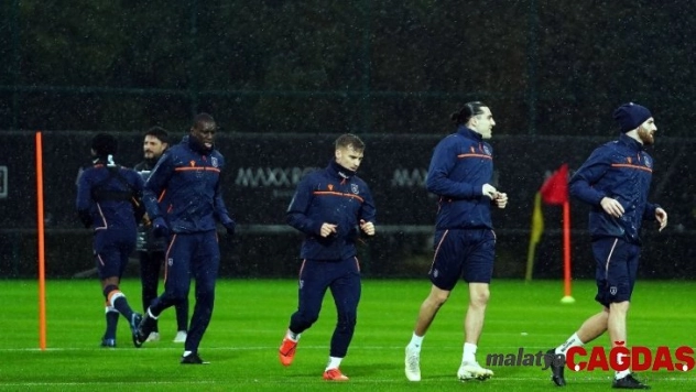 Başakşehir yağmur altında çalıştı