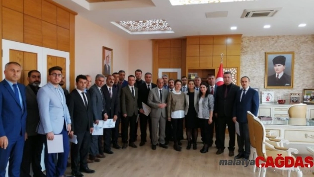 Başarılı öğretmenler ödüllendirildi