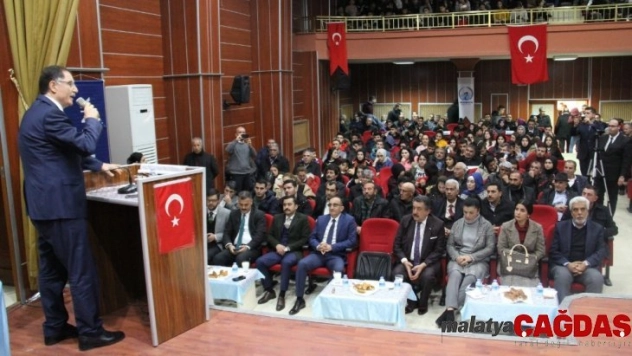 Başdenetçi Malkoç: 'Kâinatın merkezine insanı, insanın merkezine merhameti koymalıyız'