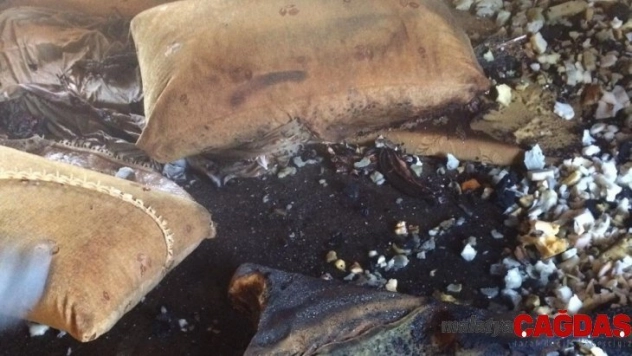 Başkale'de bir ev alev alev yandı