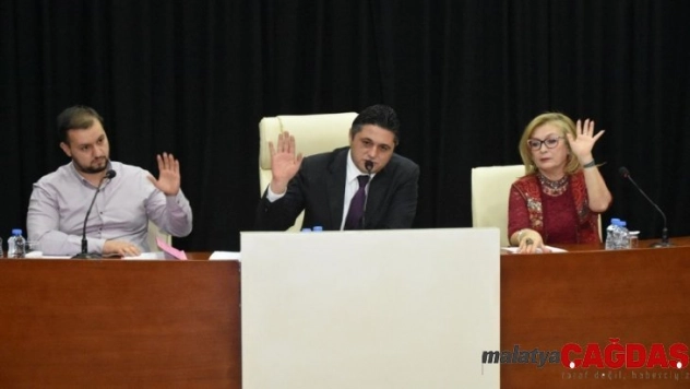 Başkan Acar: 'Aliağa'ya ne kadar yatırım yaptırabiliriz, bunun derdindeyiz'