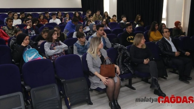 Başkan Akgün: 'Tasarruf yapmayı bilen bir nesil yetiştiriyoruz'