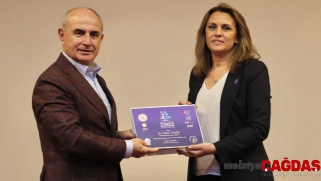 Başkan Akgün, şampiyonları tebrik etti