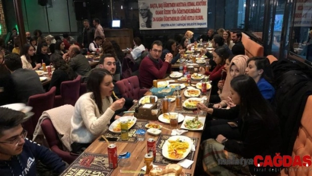 Başkan Altay, 24 Kasım'da öğretmenleri unutmadı
