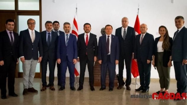 Başkan Arı, KKTC'de UCLG-MEWA Kültür ve Turizm Başkanlık Divanı toplantısına katıldı