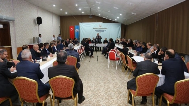 Başkan Bilgin sorunların çözümü için muhtarlarla bir araya geldi