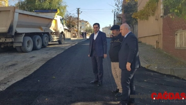 Başkan Bıyık asfalt çalışmalarını inceledi