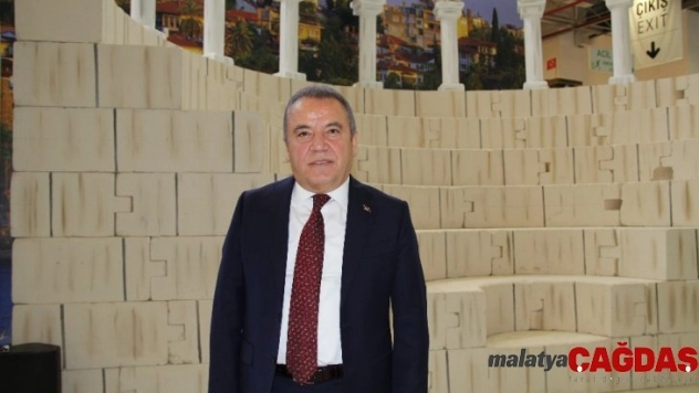 Başkan Böcek: 'Hedefimiz 20 milyon turisti ağırlamak'