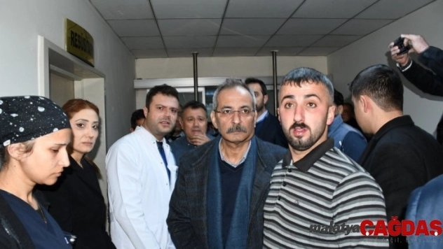 Başkan Bozdoğan, patlama haberinin ardından hastaneye gitti