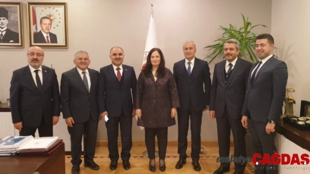 Başkan Büyükkılıç, Ankara'da Kayseri Üniversitesi için toplantıya katıldı