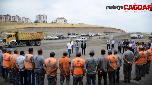 Başkan Çetin, belediye personeliyle bayramlaştı