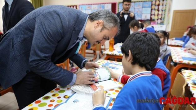 Başkan Çiftçi çocuklarla karne heyecanı yaşadı