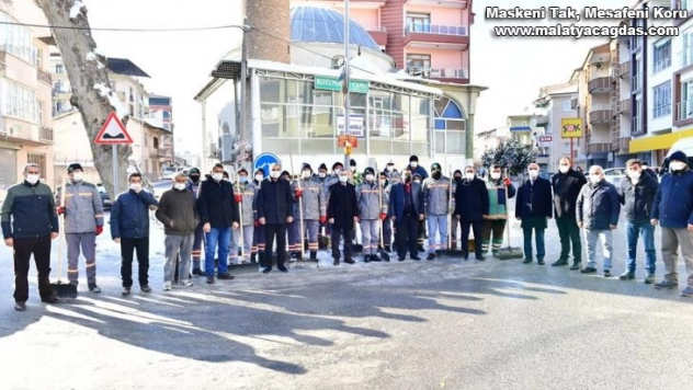 Başkan Çınar,  kar küreme çalışmalarını inceledi