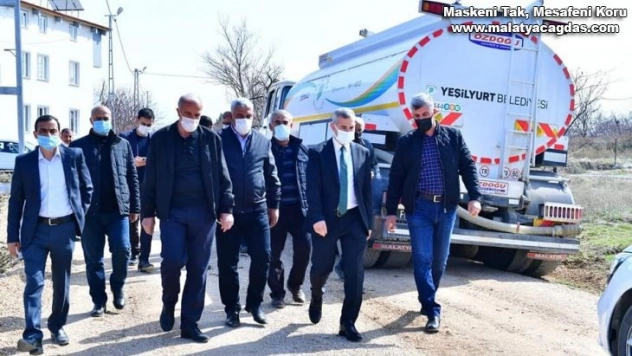 Başkan Çınar, Dilek Mahallesi'ndeki yol çalışmalarını inceledi