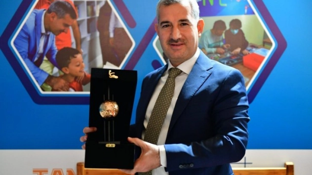 Başkan Çınar, festival de gençlerle buluştu