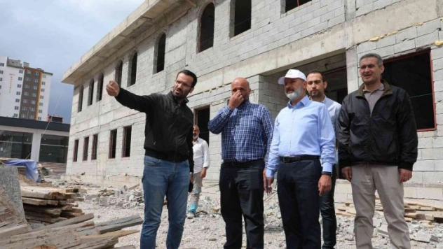 Başkan Çolakbayrakdar, Beyazşehir'de Kur'an Kursu'nu inceledi