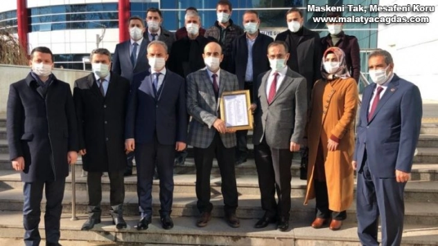 Başkan Dağtekin mazbatasını aldı