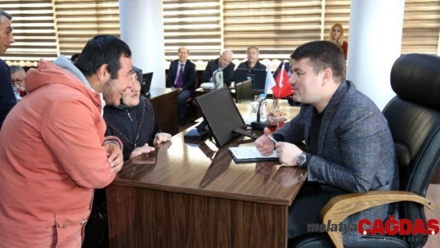 Başkan Dinçer, halk gününde vatandaşları dinledi