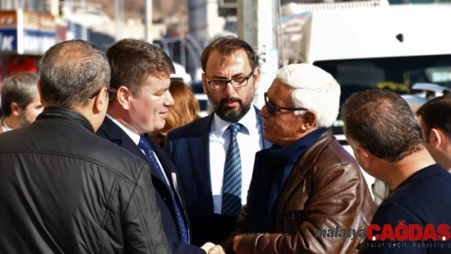 Başkan Dinçer Piri Mehmet Paşa Çarşısında esnafları ziyaret etti