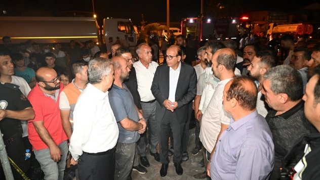 Başkan Geçit, Yangında Mağdur Olan Esnaflarımızın Yanındayız