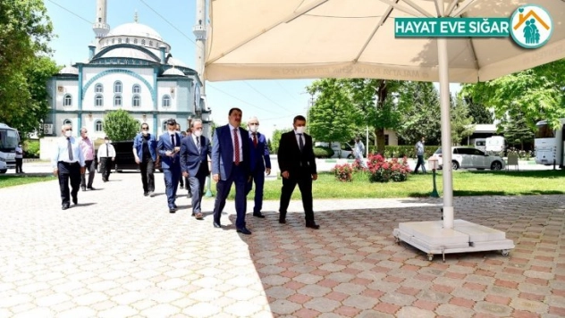 Başkan Gürkan, bayram öncesi şehir mezarlığını ziyaret etti