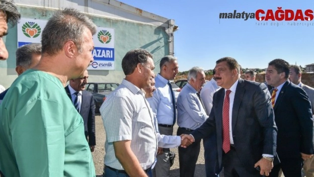 Başkan Gürkan, Canlı Hayvan Pazarı'nda incelemelerde bulundu