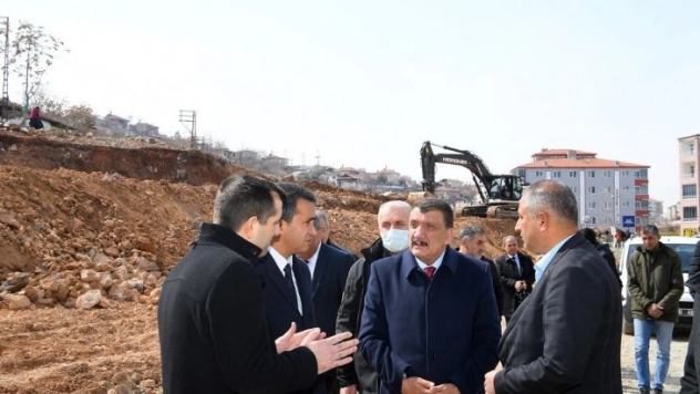 Başkan Gürkan, güney kuşak yolunda incelemelerde bulundu