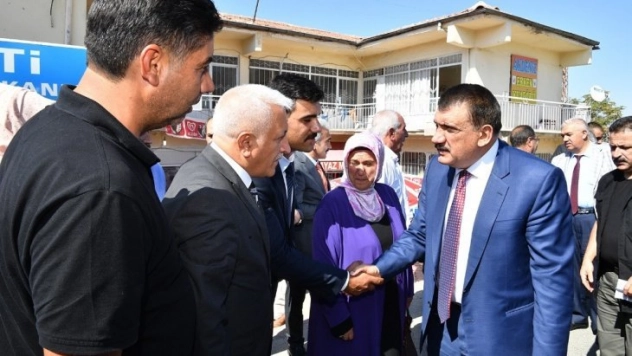 Başkan Gürkan, Kale ilçesini ziyaret etti