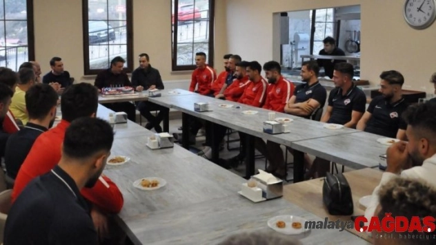 Başkan Hekimoğlu'na sürpriz doğum günü