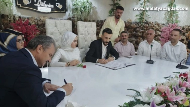 Başkan Kılınç, işitme engelli çiftin nikahını kıydı