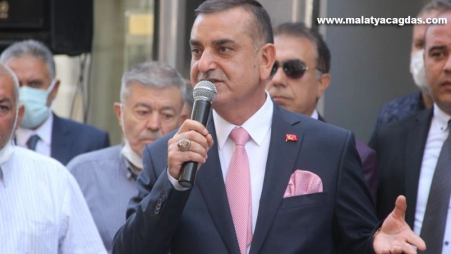 Başkan kurban kestirerek göreve başladı