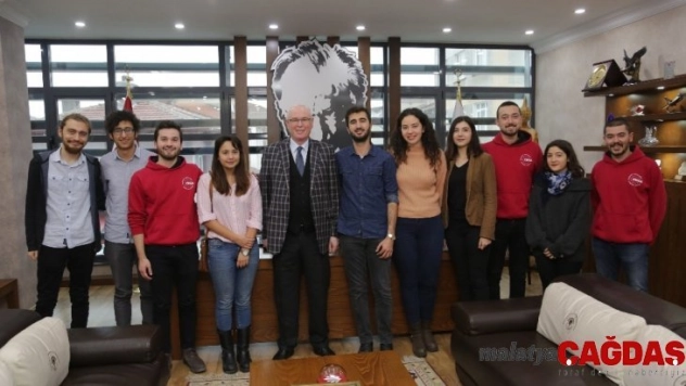 Başkan Kurt geleceğin doktorları ile bir araya geldi