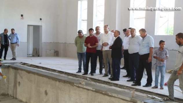 Başkan Kuş yüzme havuzu çalışmalarını inceledi