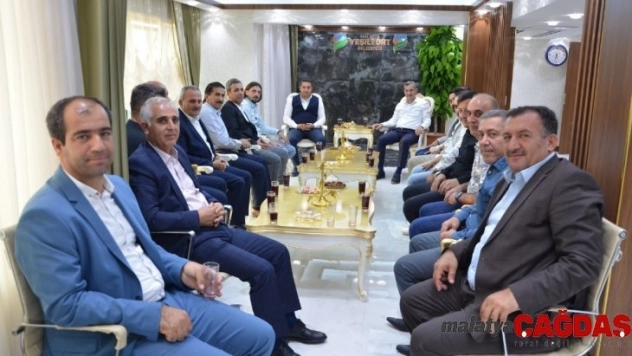 Başkan Çınar, yeni yönetimi ve teknik direktörünü ağırladı