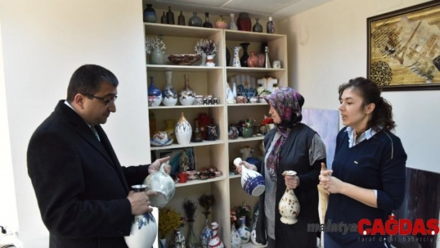 Başkan Öz, Belediye El Sanatları Atölyesi'ni ziyaret etti