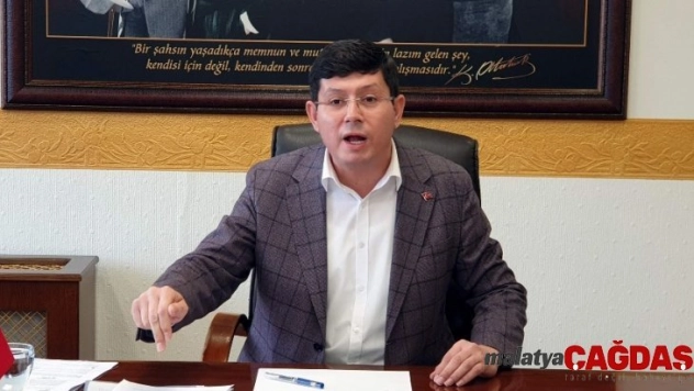 Başkan Özcan 'Kanuna uymamak marifet midir?'