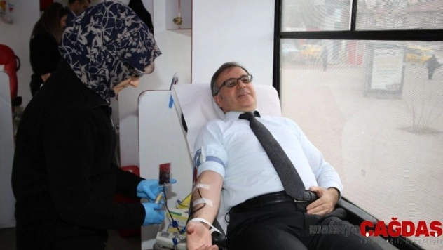 Başkan Özdoğan'dan Kızılay'a destek