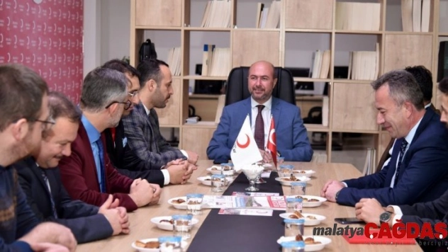 Başkan Pekyatırmacı'dan Türk Kızılayı Selçuklu Şubesine ziyaret