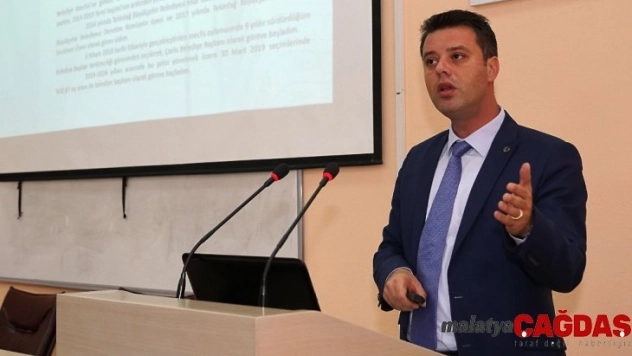 Başkan Sarıkurt üniversite öğrencileri ile bir araya geldi