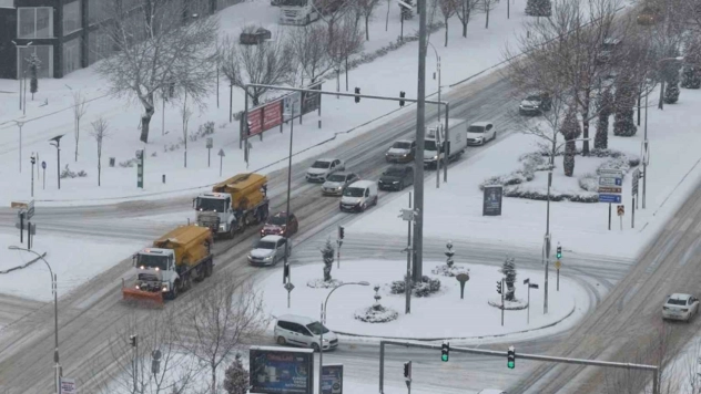 Başkan Şerifoğulları, karla mücadele çalışmalarını yerinde inceledi