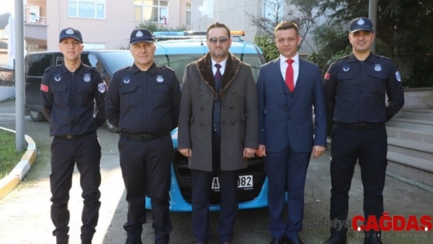 Başkan Yanmaz Zabıta personeline kıyafet dağıttı