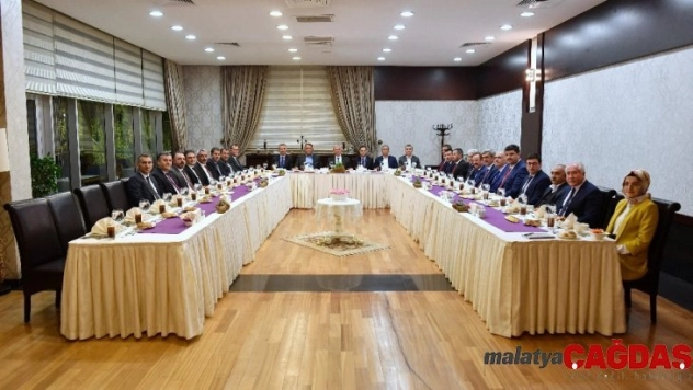 Başkan Yavaş, belediye başkanlarıyla bir araya geldi
