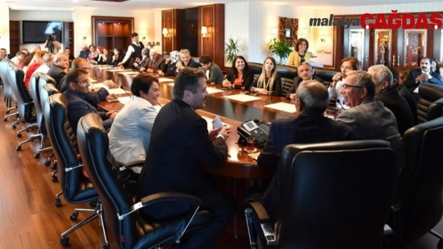 Başkan Yavaş, Keçiörenli muhtarlarla buluştu