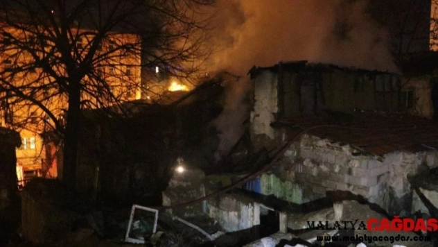 Başkent'te gecekondu yangını