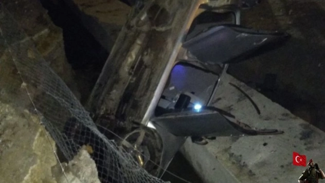 Başkent'te otomobil şantiye uçtu: 3 yaralı