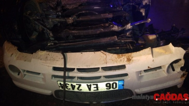 Başkent'te takla atan otomobilin sürücüsünün kolu koptu