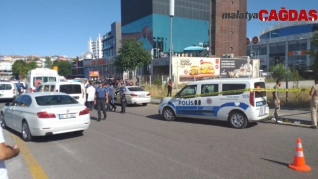 Başkentte iş adamına araç içinde infaz