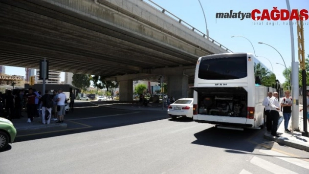 Başkentte klima hortumu patlayan otobüs korkuttu