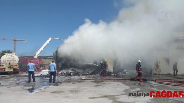 Başkentte korkutan depo yangını