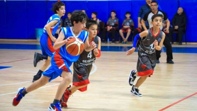 Basketbol küçükler grup birinciliği maçları Sivas'ta başladı